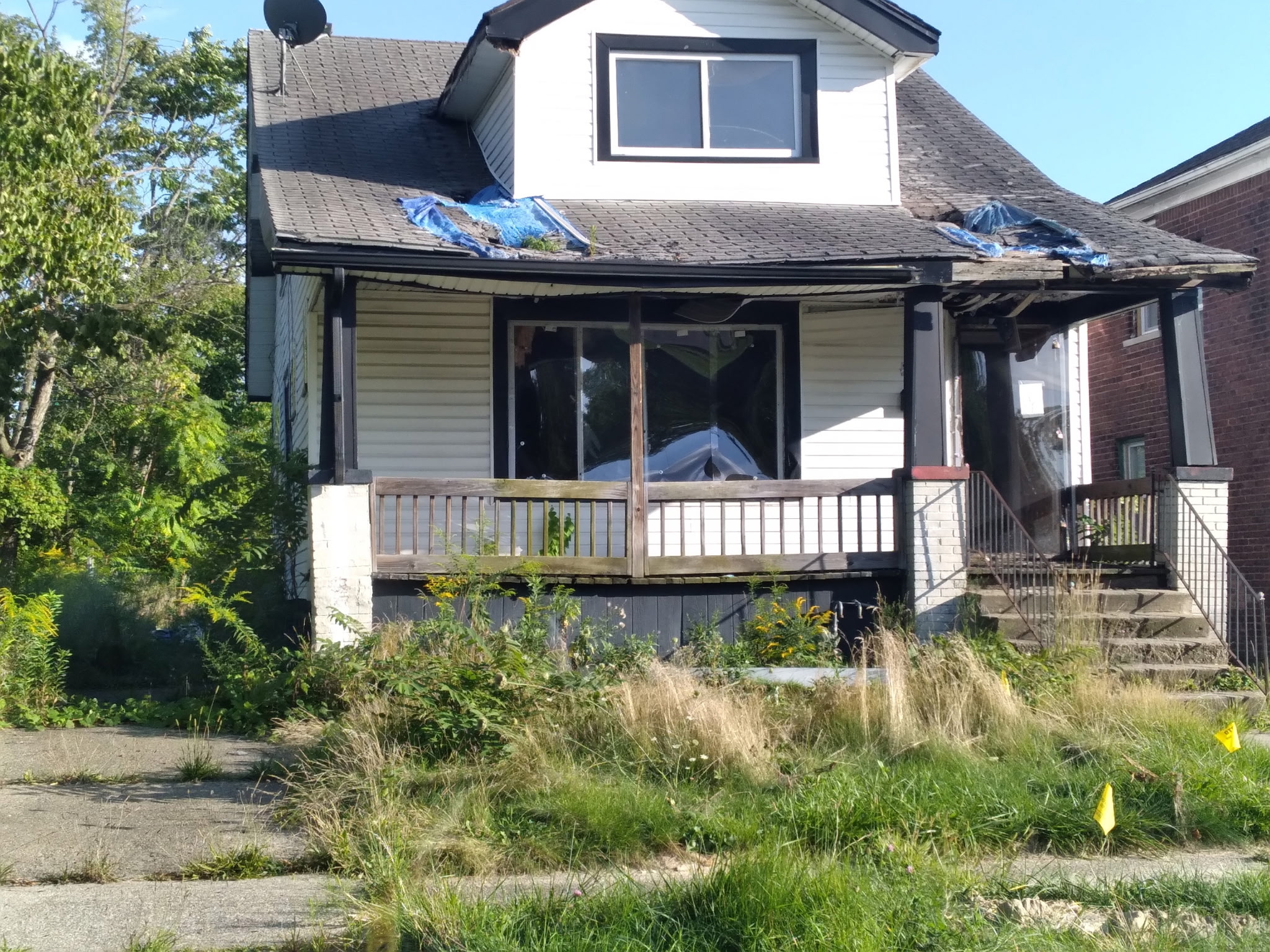 Exterior house before renovation